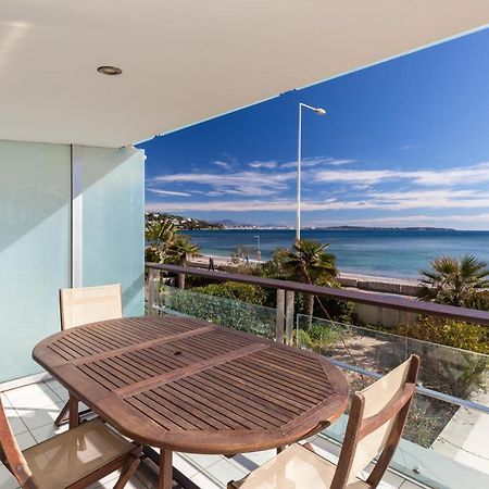 Bright Two Bedroomed Apartment On The Beach In Cannes With Huge Terrace With Fabulous Sea Views - 2001 Екстериор снимка