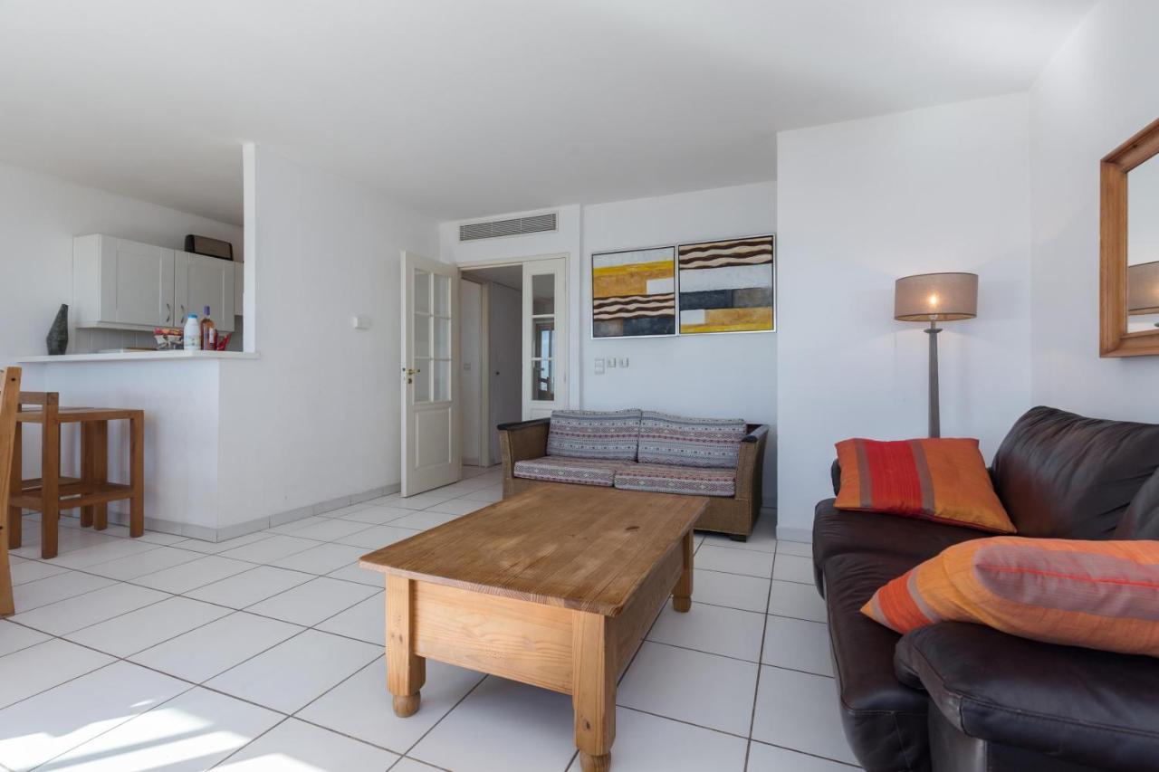 Bright Two Bedroomed Apartment On The Beach In Cannes With Huge Terrace With Fabulous Sea Views - 2001 Екстериор снимка