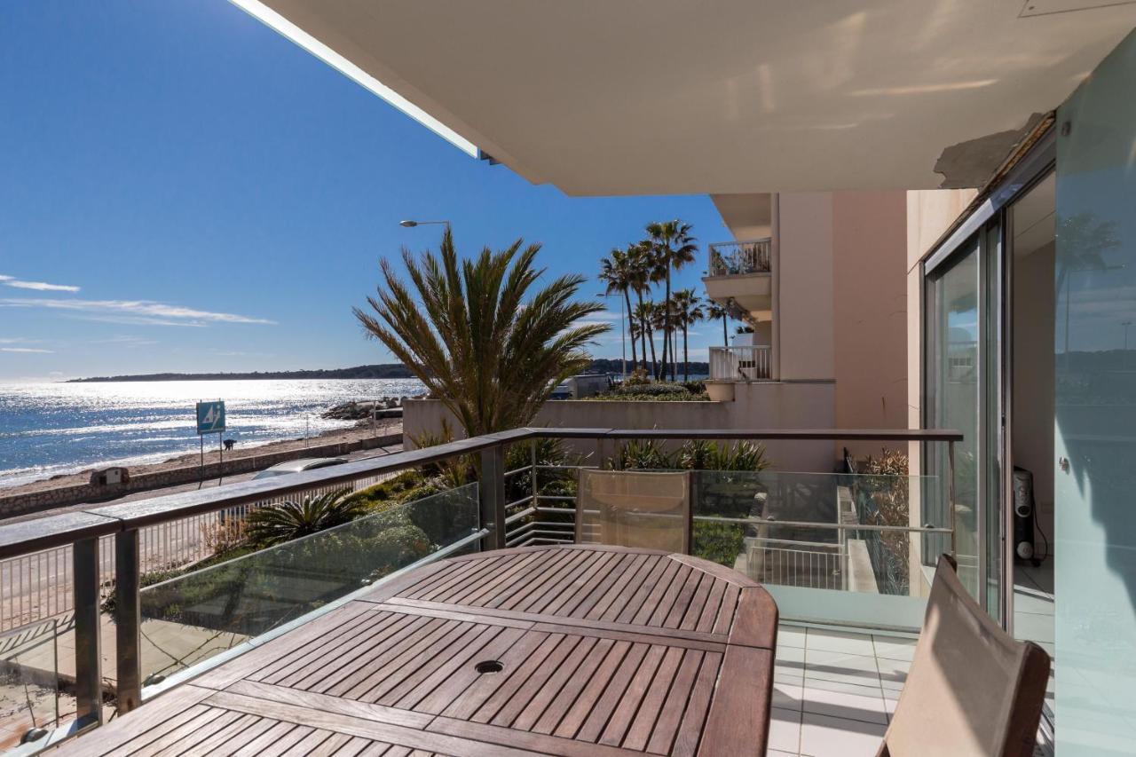 Bright Two Bedroomed Apartment On The Beach In Cannes With Huge Terrace With Fabulous Sea Views - 2001 Екстериор снимка