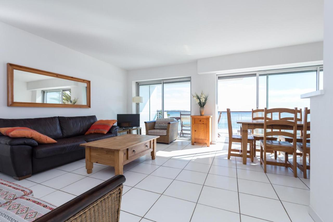 Bright Two Bedroomed Apartment On The Beach In Cannes With Huge Terrace With Fabulous Sea Views - 2001 Екстериор снимка